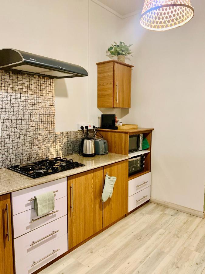 Ibiza Apartment - 150M From The Beach Flic en Flac ภายนอก รูปภาพ