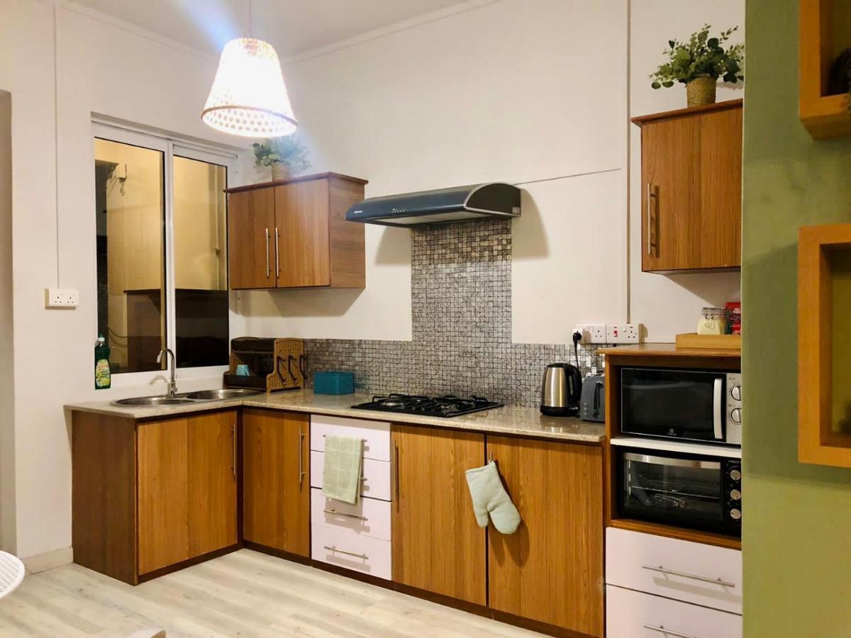 Ibiza Apartment - 150M From The Beach Flic en Flac ภายนอก รูปภาพ